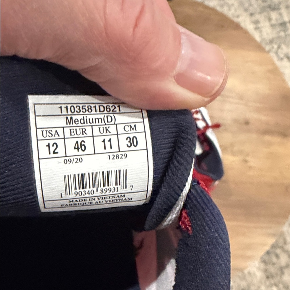 Brooks Launch Texas Flag Pattern Red White Blue S… - image 4